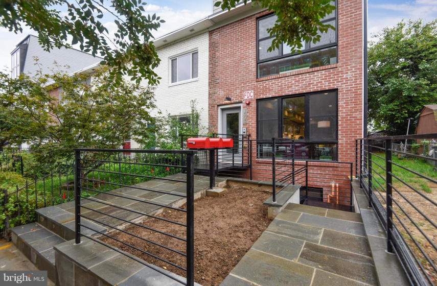 1503 K STREET, WASHINGTON, DC 20003, 2 Bedrooms Bedrooms, ,2 BathroomsBathrooms,Residential,Sold,1008348956