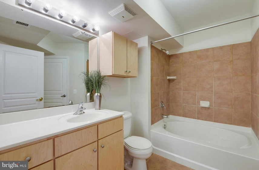 616 E STREET, WASHINGTON, DC 20004, 1 Bedroom Bedrooms, ,1 BathroomBathrooms,Residential,Sold,DCDC100550