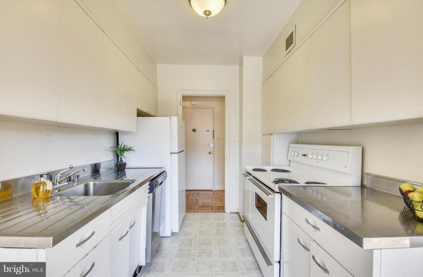 4301 MASSACHUSETTS AVENUE, WASHINGTON, DC 20016, 2 Bedrooms Bedrooms, ,2 BathroomsBathrooms,Residential,Sold,1001016081