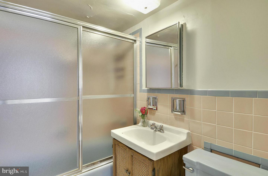 2401 H STREET, WASHINGTON, DC 20037, 1 Bedroom Bedrooms, ,1 BathroomBathrooms,Residential,Sold,1001380901