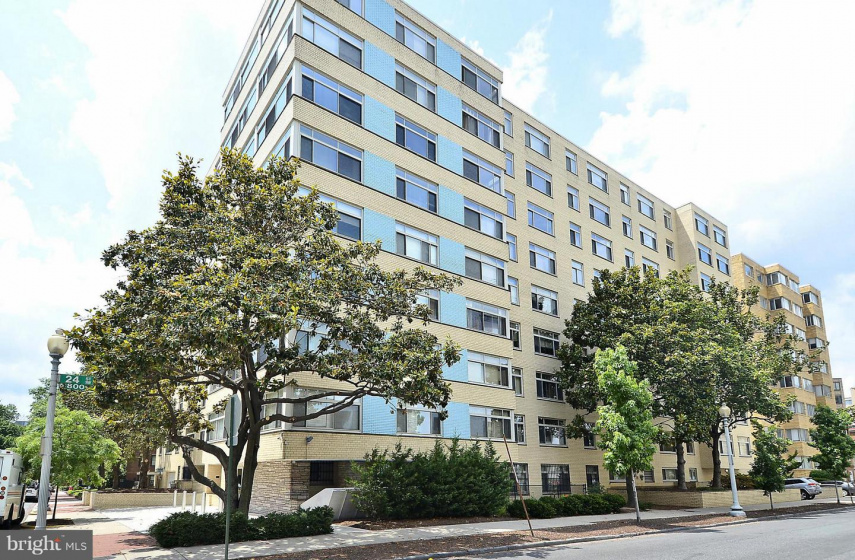 2401 H STREET, WASHINGTON, DC 20037, 1 Bedroom Bedrooms, ,1 BathroomBathrooms,Residential,Sold,1001380901