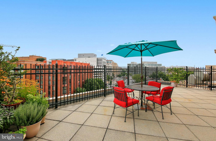 2201 L STREET, WASHINGTON, DC 20037, 1 Bedroom Bedrooms, ,1 BathroomBathrooms,Residential,Sold,DCDC100207