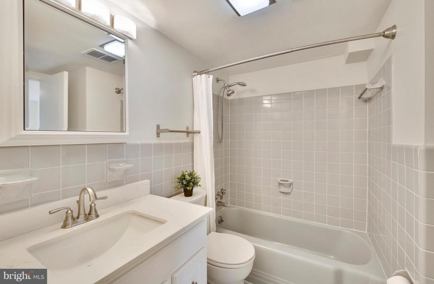 4201 CATHEDRAL AVENUE, WASHINGTON, DC 20016, 2 Bedrooms Bedrooms, ,1 BathroomBathrooms,Residential,Sold,1000341304